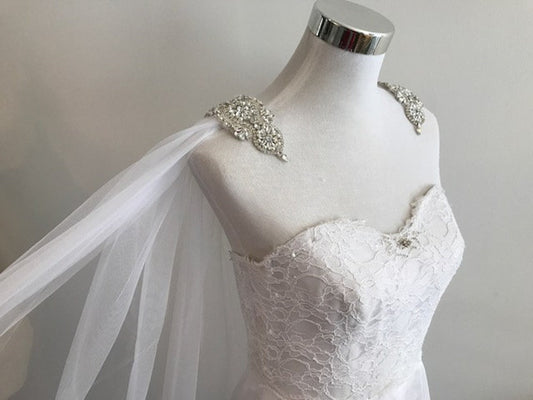 Cape Veil Details